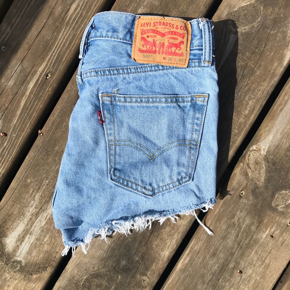 ❤️❤️❤️ LEVI DENIM SHORTS ❤️❤️❤️ sz 5/6